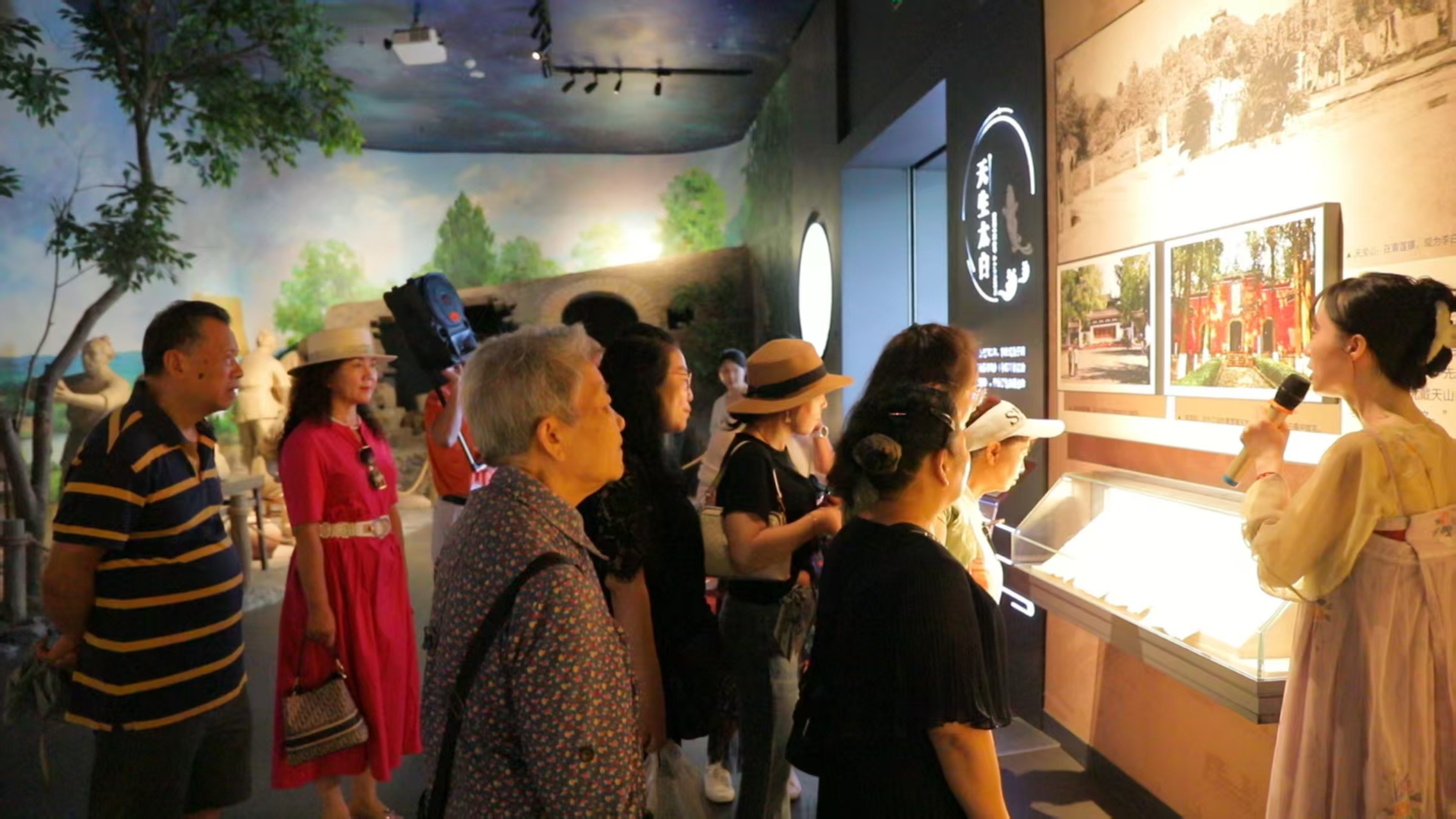 李白文化游“燃”爆暑期 江油成游客“詩”情畫意的打卡地