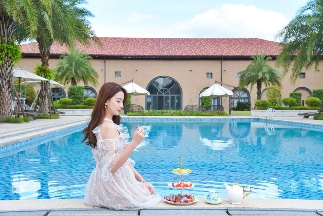 詩意青蓮·花樣年華｜青蓮·歐洲院子旗袍展演活動3月8日正式開啟，快來享受屬于你的美麗時刻吧！